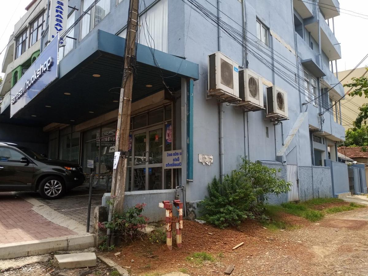 Apartmán Ocean Pebbles Dehiwala-Mount Lavinia Exteriér fotografie